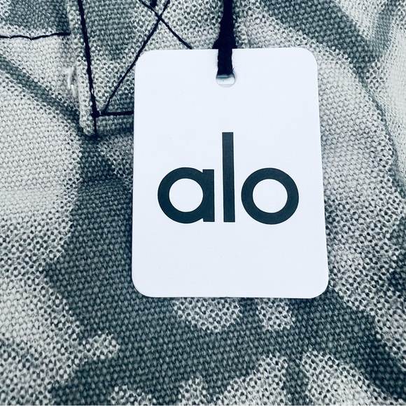Alo Yoga Large tote Bag.  NWT. - Picture 6 of 16